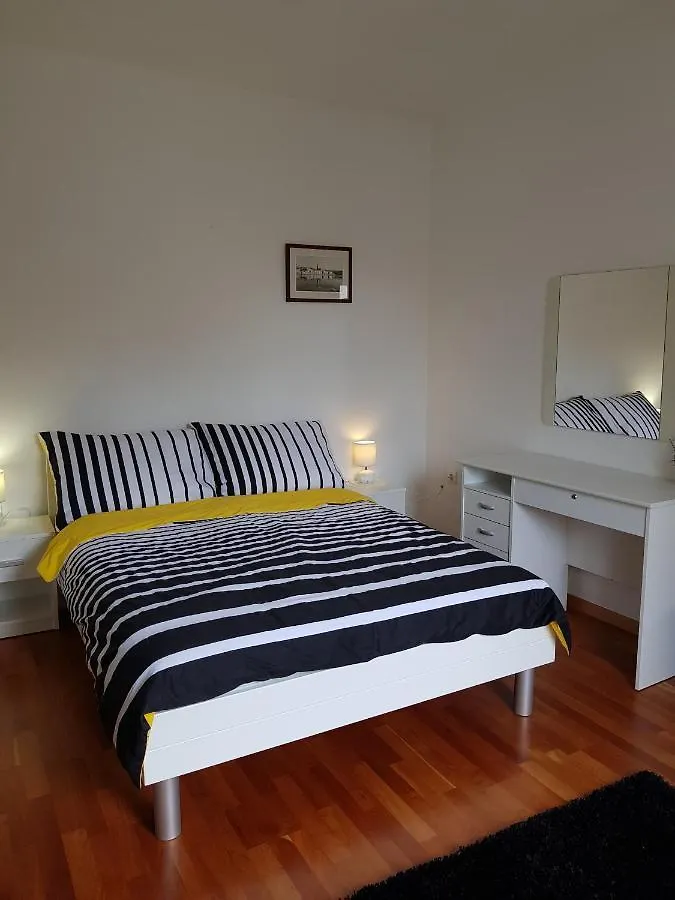Apartment And Room Marija Krk Town 2*,  Croazia